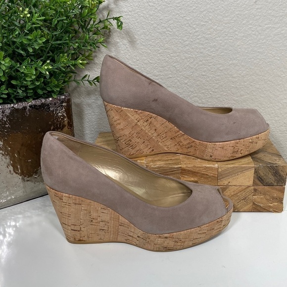 Stuart Weitzman Anna Cork Wedge Peep Toe Pump Haze Size 8 - Picture 3 of 12